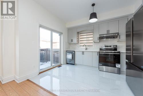 13 Travis Crescent, Brampton, ON - Indoor Photo Showing Kitchen