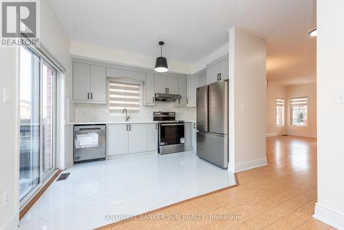 13 Travis Crescent, Brampton, ON - Indoor Photo Showing Kitchen