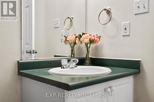 9039 Yonge Street, Richmond Hill, ON - Indoor Photo Showing Bathroom
