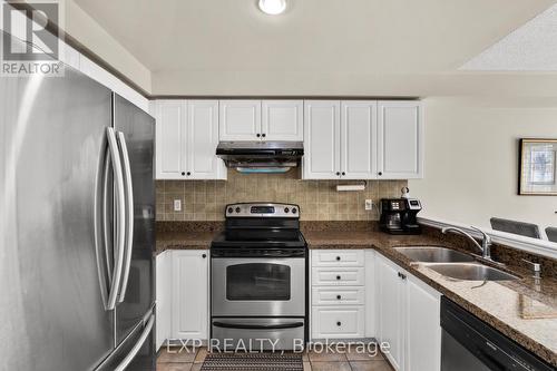9039 Yonge Street, Richmond Hill, ON - Indoor Photo Showing Kitchen With Stainless Steel Kitchen With Double Sink