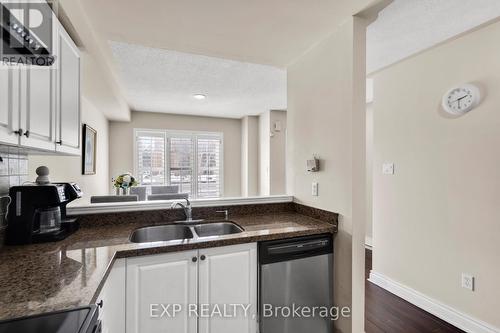 9039 Yonge Street, Richmond Hill, ON - Indoor Photo Showing Kitchen With Double Sink