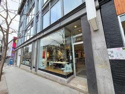 4158 Boul. St-Laurent  Montréal (Le Plateau-Mont-Royal), QC H2W 1Y8