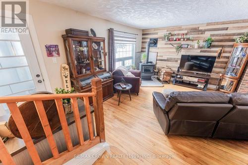 89 Devonshire Street, Kapuskasing, ON - Indoor Photo Showing Other Room With Fireplace
