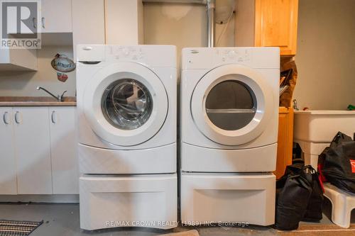 89 Devonshire Street, Kapuskasing, ON - Indoor Photo Showing Laundry Room