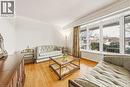 5410 Murray Crescent, Burlington, ON  - Indoor Photo Showing Living Room 