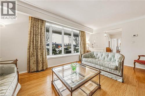 5410 Murray Crescent, Burlington, ON - Indoor Photo Showing Living Room
