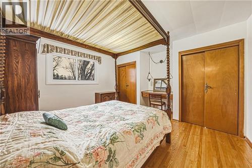 5410 Murray Crescent, Burlington, ON - Indoor Photo Showing Bedroom
