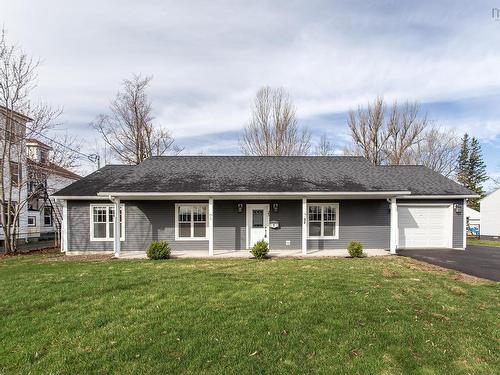 25 Gates Avenue  Middleton, NS B0S 1P0