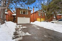 4458 BATHURST STREET  Toronto, ON M3H 3S2