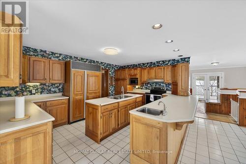 6952 Second Line, New Tecumseth, ON - Indoor Photo Showing Kitchen With Double Sink