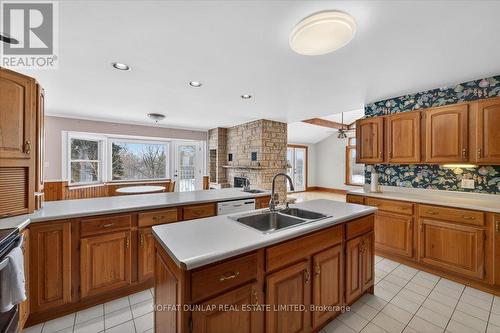 6952 Second Line, New Tecumseth, ON - Indoor Photo Showing Kitchen With Double Sink