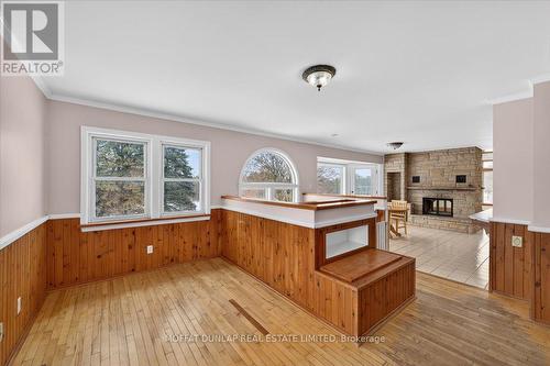 6952 Second Line, New Tecumseth, ON - Indoor With Fireplace