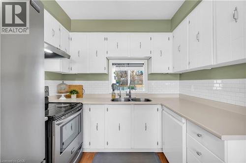 99 Lynden Circle, Georgetown, ON - Indoor Photo Showing Kitchen With Double Sink