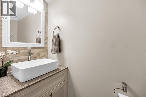 2371 Pathfinder Drive, Burlington, ON - Indoor Photo Showing Bathroom