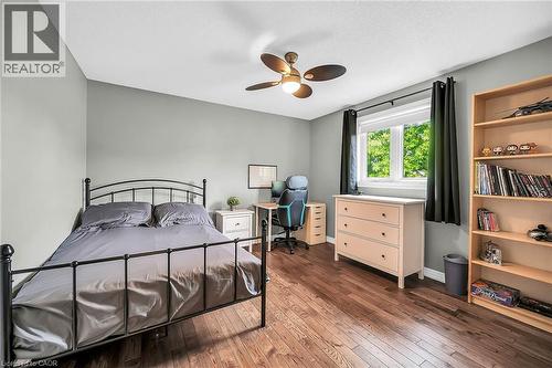 2371 Pathfinder Drive, Burlington, ON - Indoor Photo Showing Bedroom
