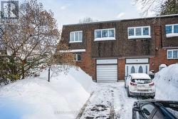 8 OBERON STREET  Ottawa, ON K2H 7X7
