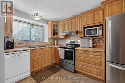 1029 Avignon Court, Ottawa, ON - Indoor Photo Showing Kitchen With Double Sink