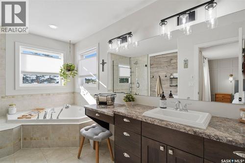 516 Atton Lane, Saskatoon, SK - Indoor Photo Showing Bathroom