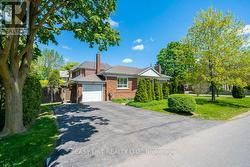 62 BYWOOD DRIVE  Toronto, ON M9A 1M3