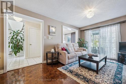 Family Room - 4085 Twine Crescent, Mississauga, ON - Indoor Photo Showing Living Room