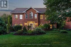 5557 PETTAPIECE CRESCENT  Ottawa, ON K4M 1C5