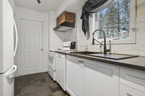 Cuisine - 252 Ch. Cambria, Gore, QC - Indoor Photo Showing Kitchen