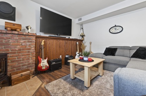 Salle familiale - 252 Ch. Cambria, Gore, QC - Indoor Photo Showing Living Room