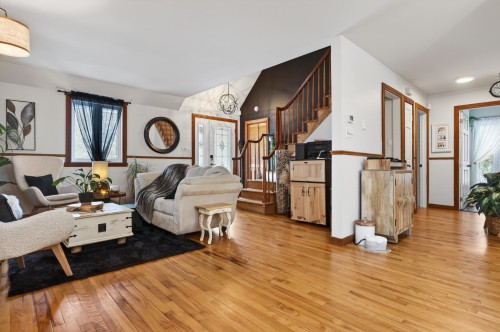 Salon - 252 Ch. Cambria, Gore, QC - Indoor Photo Showing Living Room