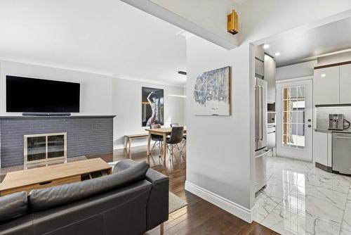 Autre - 72 Av. Simcoe, Mont-Royal, QC - Indoor With Fireplace