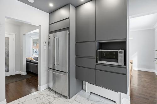 Cuisine - 72 Av. Simcoe, Mont-Royal, QC - Indoor Photo Showing Kitchen