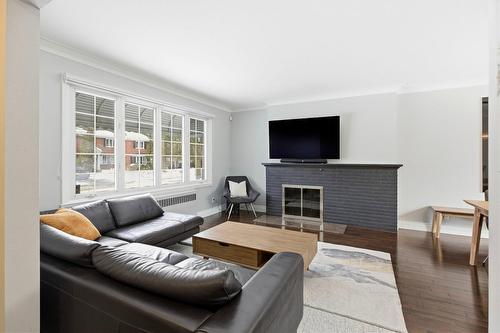 Salon - 72 Av. Simcoe, Mont-Royal, QC - Indoor Photo Showing Living Room With Fireplace