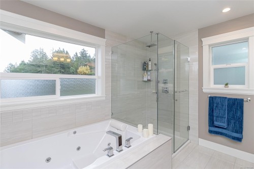 2344 Nicklaus Dr, Langford, BC 