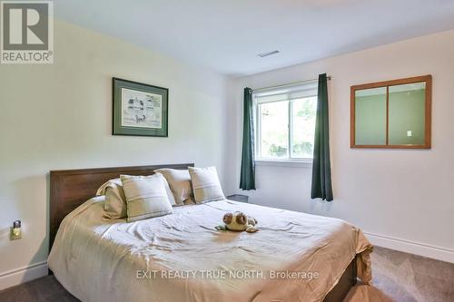 28 Nicholson Crescent, Springwater, ON - Indoor Photo Showing Bedroom