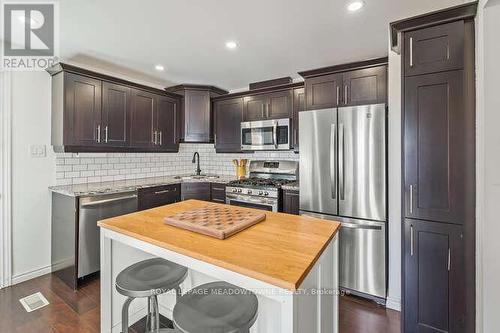 284 Ivon Avenue, Hamilton, ON - Indoor Photo Showing Kitchen