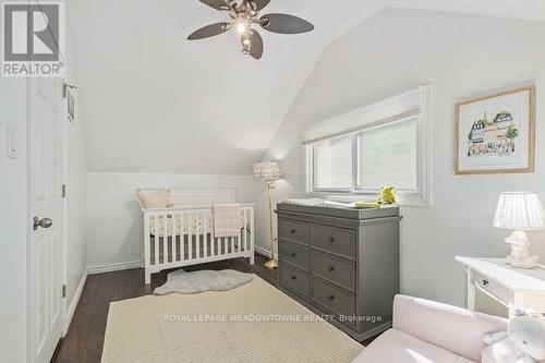 284 Ivon Avenue, Hamilton, ON - Indoor Photo Showing Bedroom
