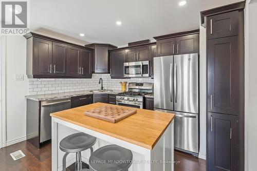 284 Ivon Avenue, Hamilton, ON - Indoor Photo Showing Kitchen