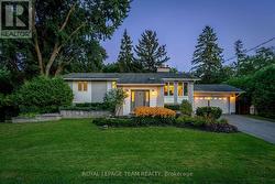 28 MAPLEHILL WAY Ottawa, ON K2C 3H1