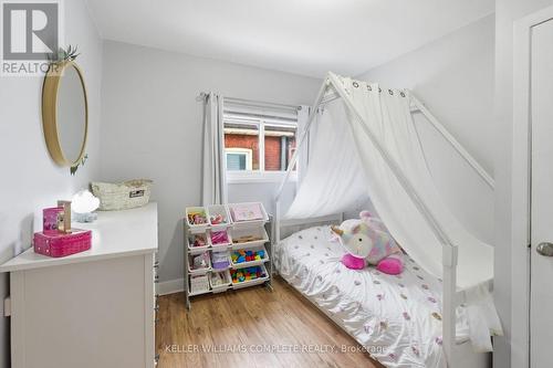 20 East 18Th Street, Hamilton, ON - Indoor Photo Showing Bedroom