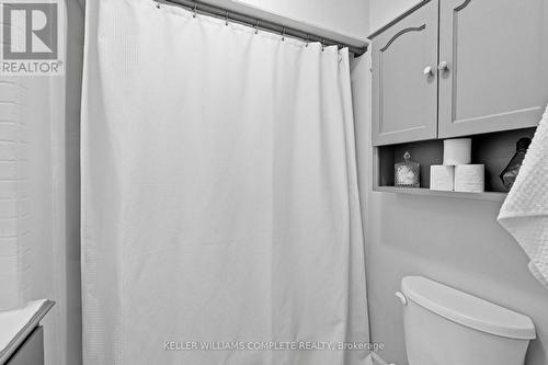 20 East 18Th Street, Hamilton, ON - Indoor Photo Showing Bathroom