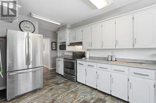 20 East 18Th Street, Hamilton, ON - Indoor Photo Showing Kitchen