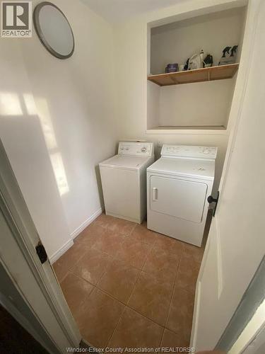 1231 Windsor, Windsor, ON - Indoor Photo Showing Laundry Room
