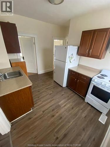 1231 Windsor, Windsor, ON - Indoor Photo Showing Kitchen With Double Sink