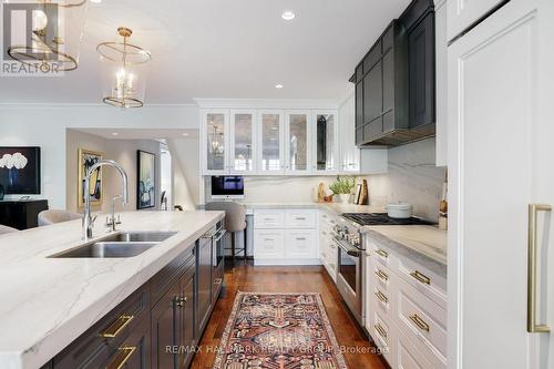525 Piccadilly Avenue, Ottawa, ON - Indoor Photo Showing Kitchen With Double Sink With Upgraded Kitchen