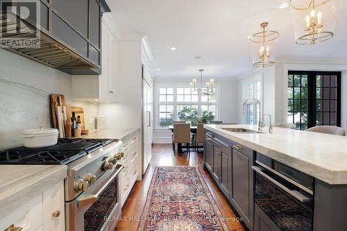 525 Piccadilly Avenue, Ottawa, ON - Indoor Photo Showing Kitchen With Upgraded Kitchen
