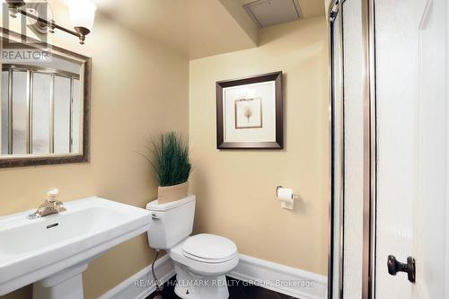 525 Piccadilly Avenue, Ottawa, ON - Indoor Photo Showing Bathroom