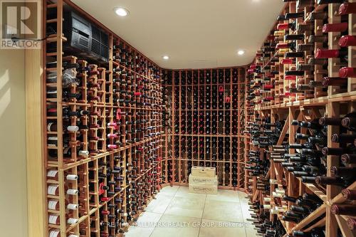 525 Piccadilly Avenue, Ottawa, ON - Indoor With Storage