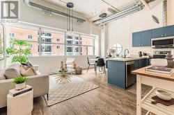 202 - 700 KING STREET W  Toronto, ON M5V 2Y6