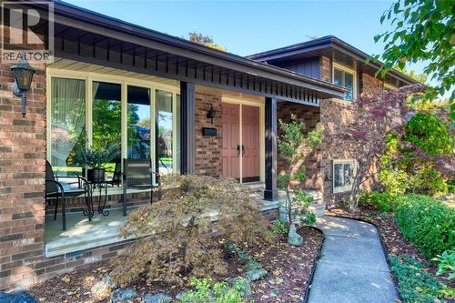 5895 NINTH STREET  Lasalle, ON N9H 1Y7