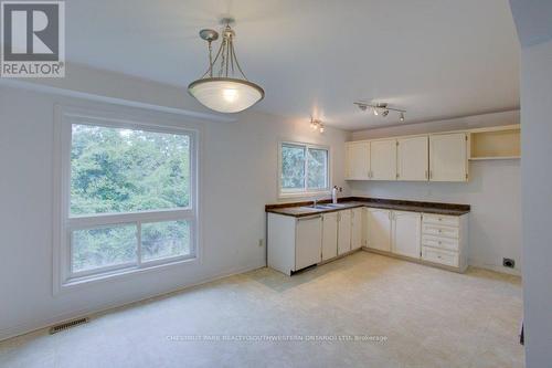36 Fox Run, Barrie, ON - Indoor Photo Showing Kitchen