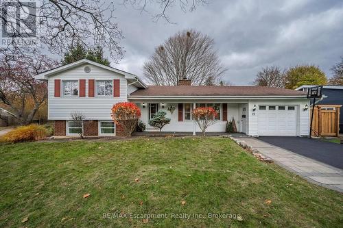 15 HARVEST LANE  Brantford, ON N3R 5R3